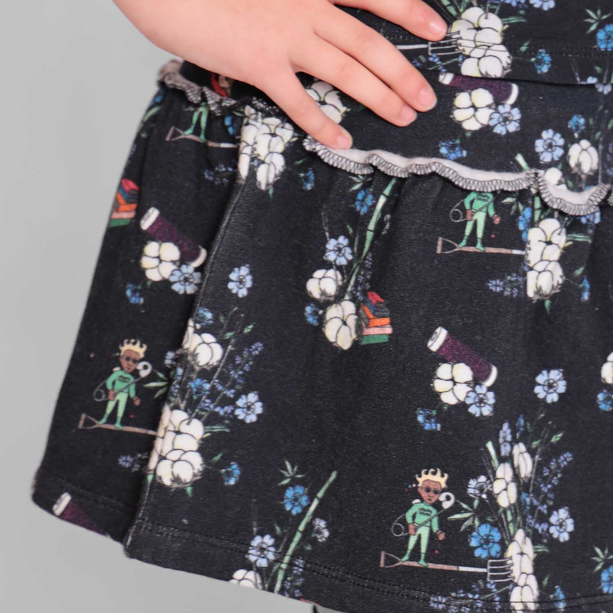 Mädchen Rock Schwarz mit Blumenprint – GOTS Bio-Baumwoll-Jersey A-Linie | Infantium Victoria