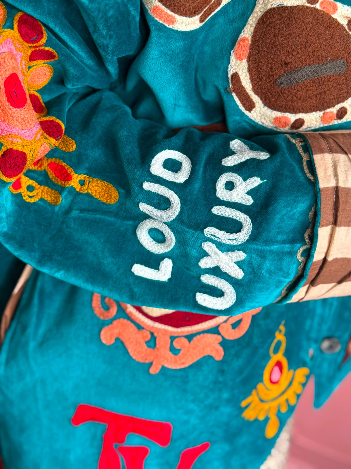 TOUT – Laute Luxusjacke aus Samt – Türkis – Oversized