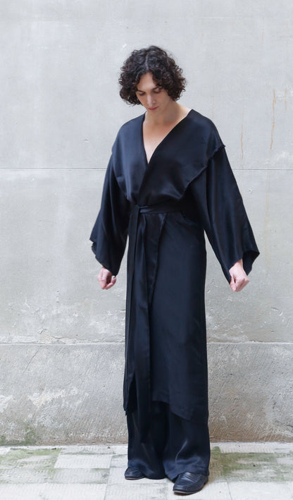 Bemberg Kimono-Wickelkleid | Weite Ärmel | Grau &amp; Schwarz | Zero-Waste | ZEROBARRACENTO