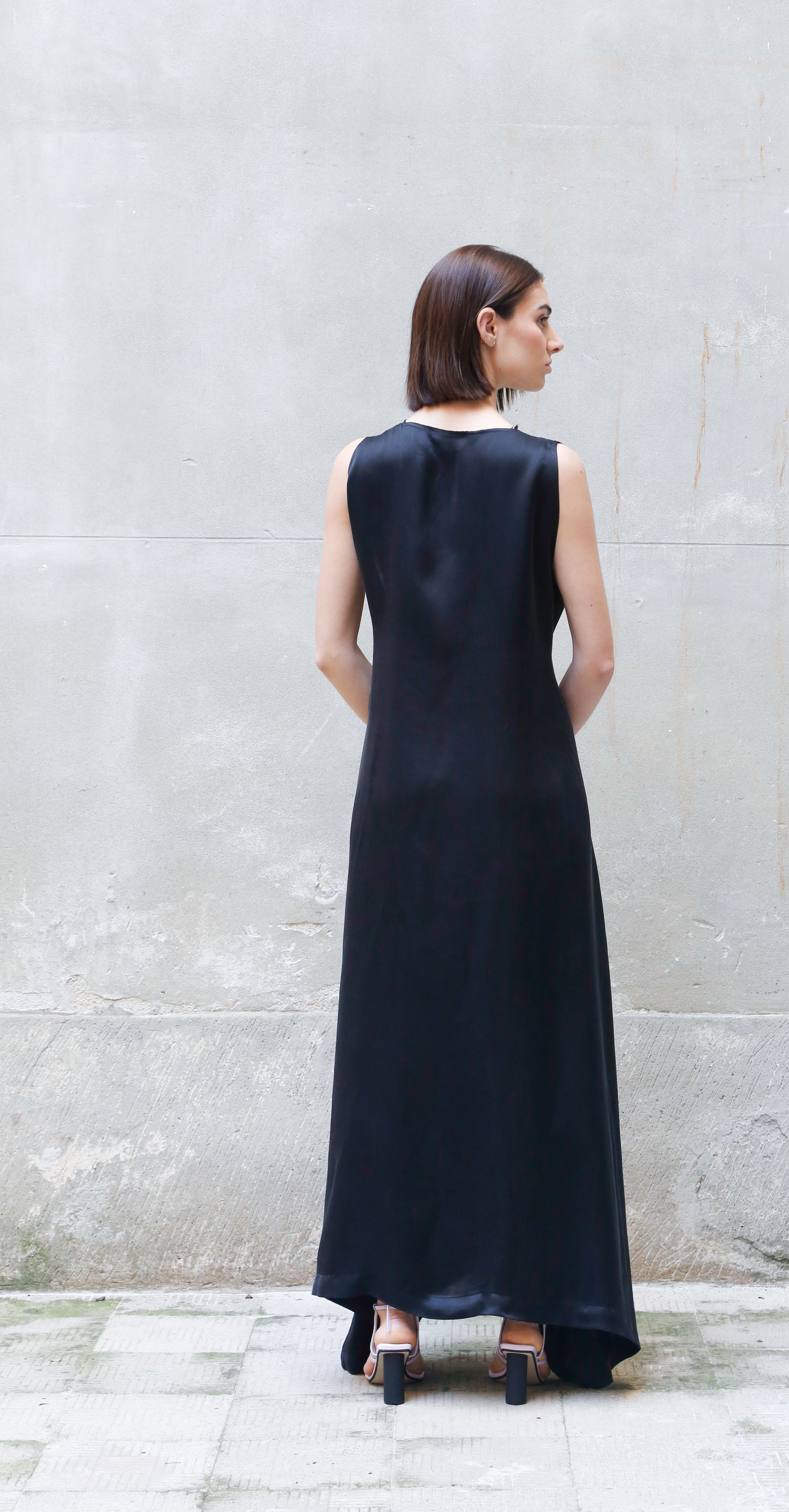 Ärmelloses Bemberg-Maxikleid | 2-in-1 Trägerkleid | Grau & Schwarz | Zero-Waste | ZEROBARRACENTO