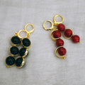 Asymmetrische Koralle oder Onyx Ohrringe – Gold & Edelstein | Ifemi Jewels