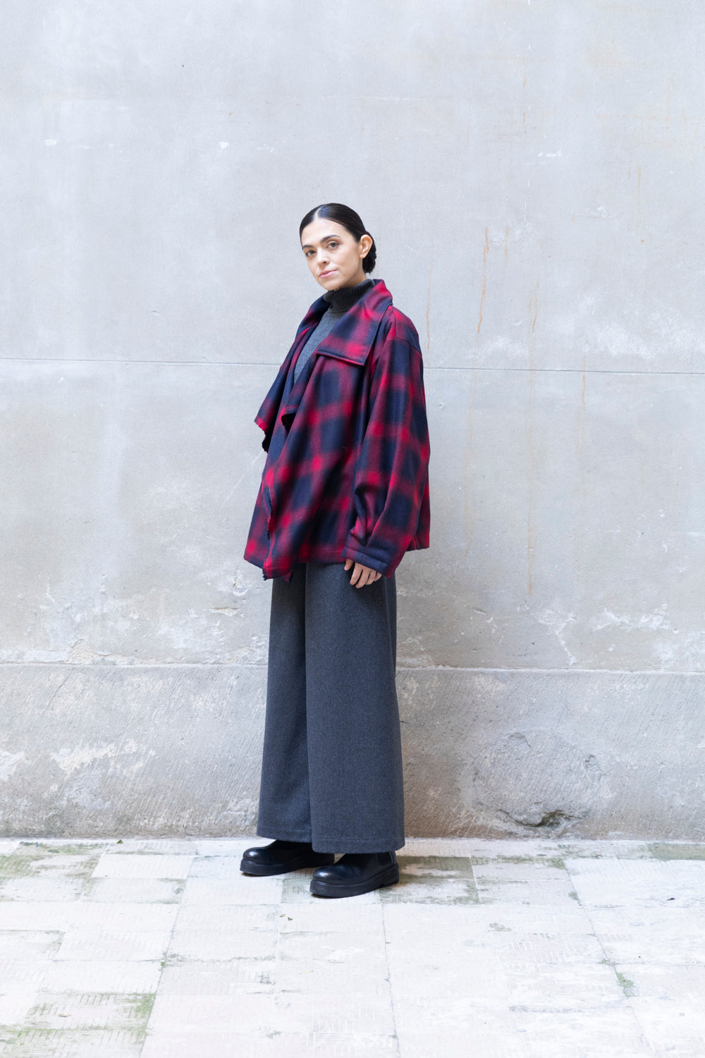 Kurzer Trenchcoat aus recycelter Wolle | Gingham | Zero-Waste | ZEROBARRACENTO