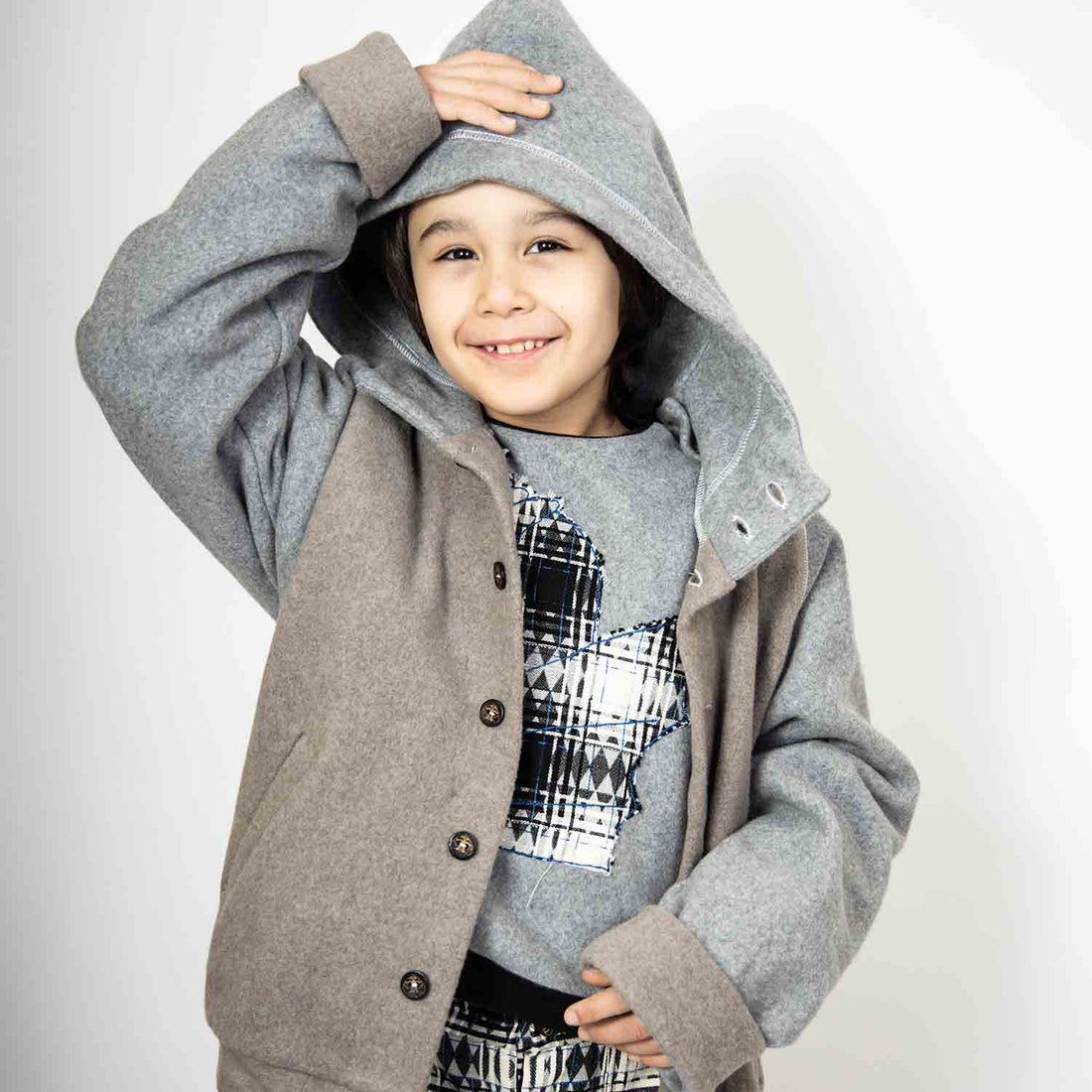 Infantium Victoria Kinder-Fleece-Hoodie in Beige mit Drachenmotiv