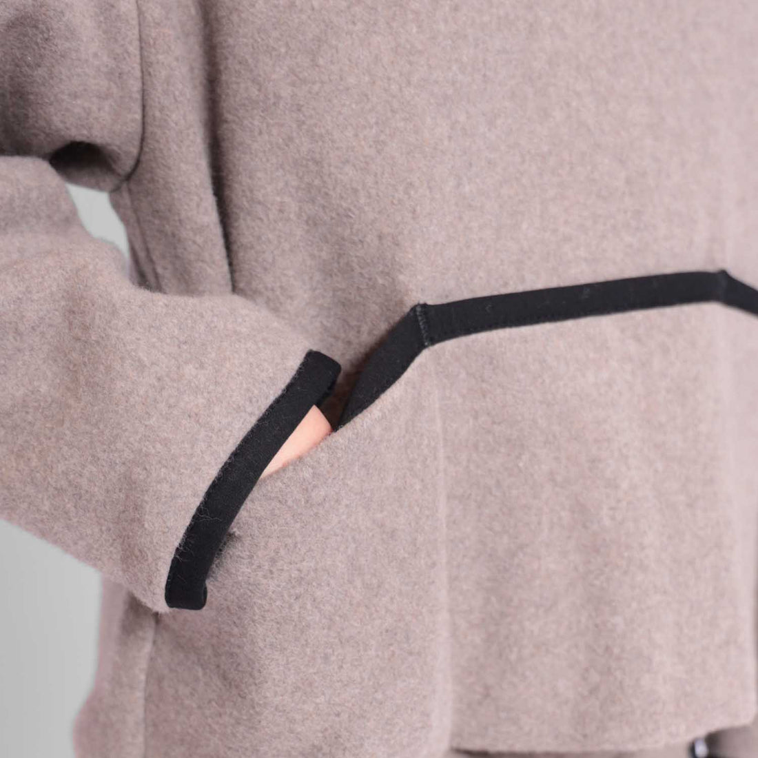 Infantium Victoria beiger Oversize-Kinderhoodie aus Baumwollfleece