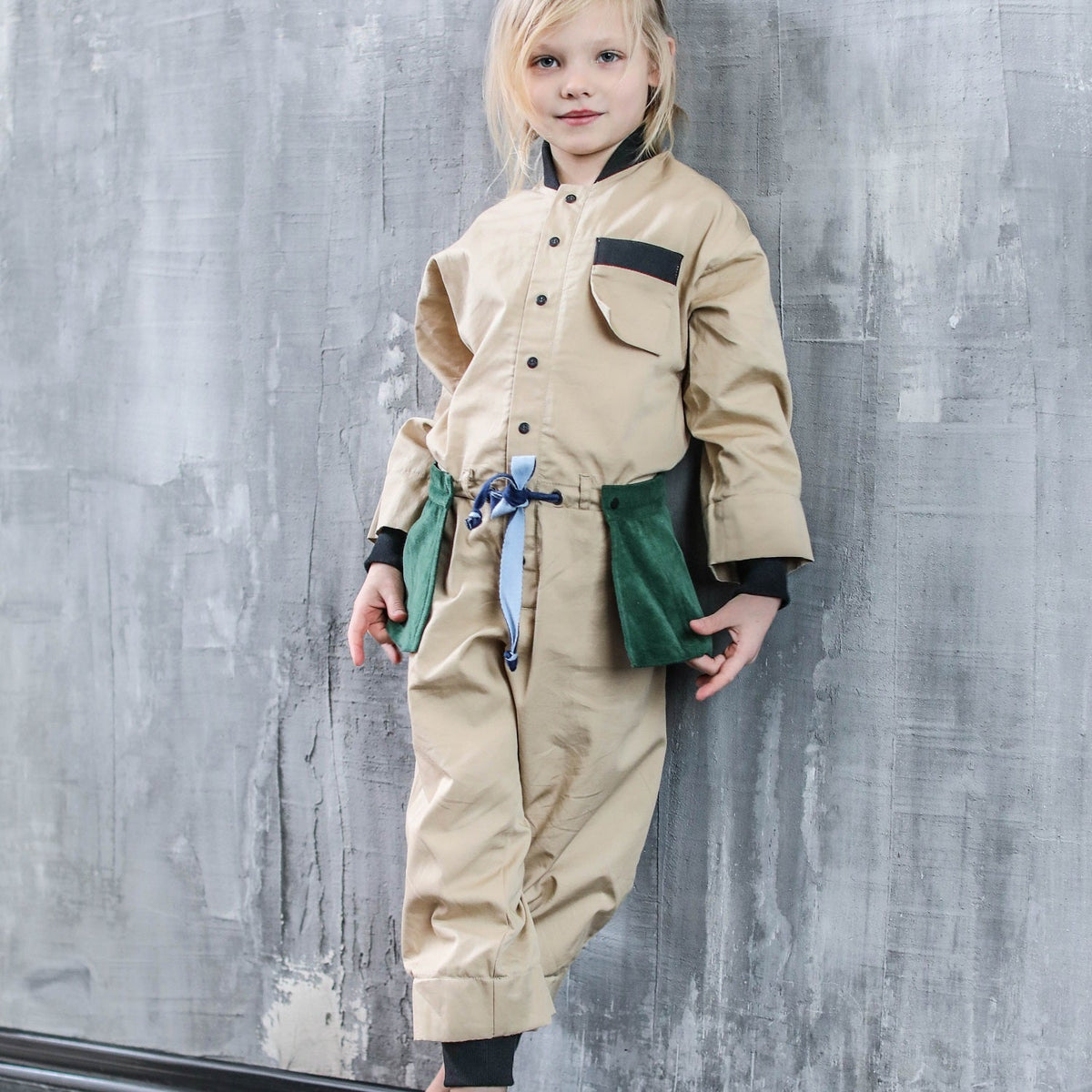 Kinder Overall Beige – 100% Baumwoll-Gabardine Marine Symbiosis | Infantium Victoria