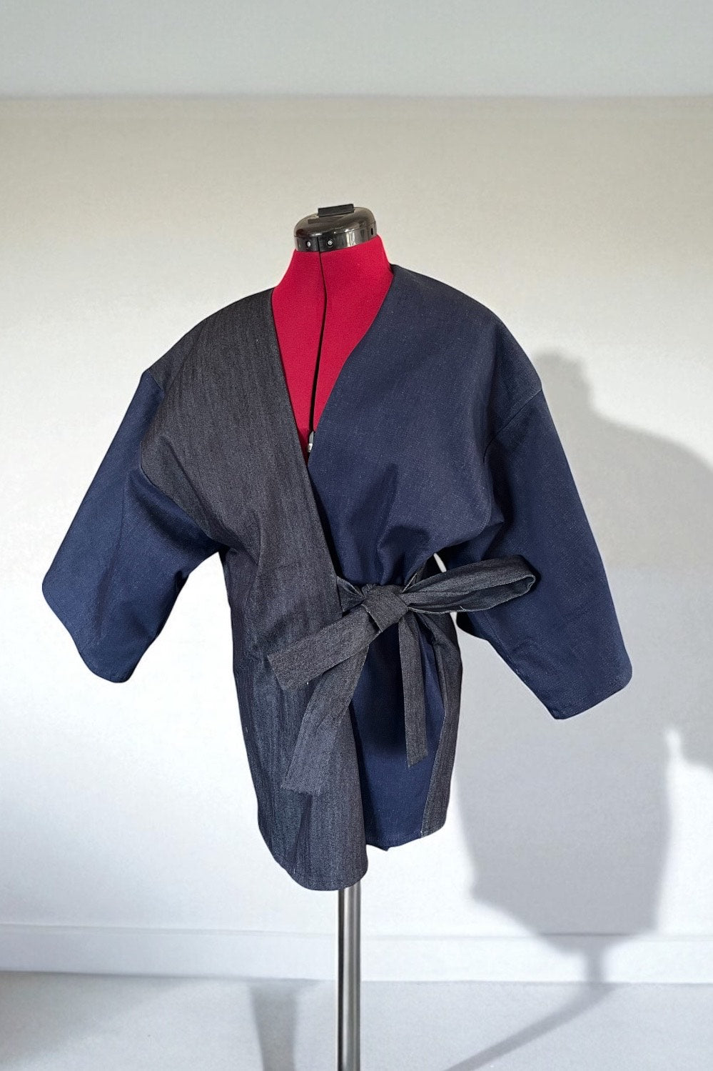 Denim Kimono-Jacke | Oversized Wickelmantel mit Gürtel | Zero-Waste | ZEROBARRACENTO