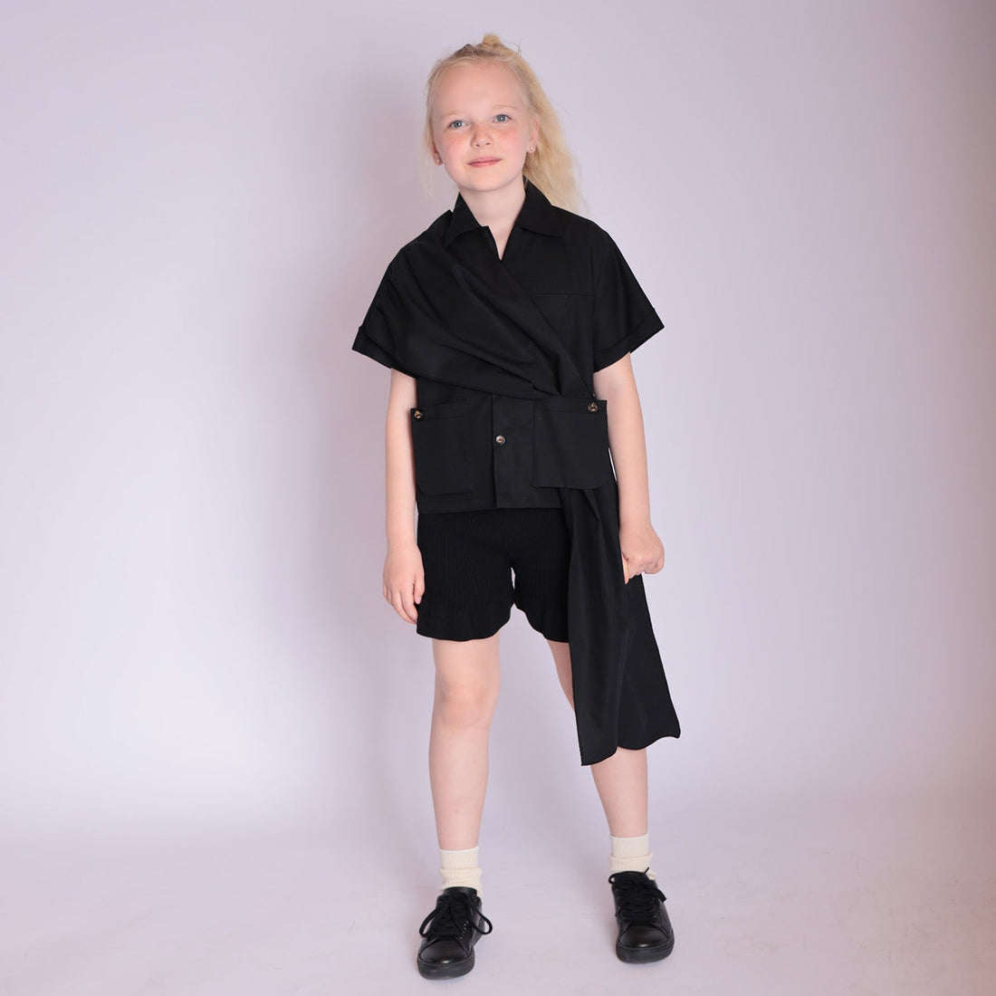 Kinder Zero-Waste-Shirt Schwarz – Bio-Baumwolle Unisex | Infantium Victoria