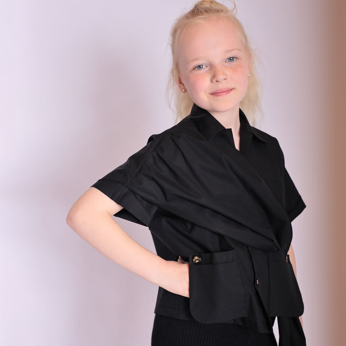 Kinder Zero-Waste-Shirt Schwarz – Bio-Baumwolle Unisex | Infantium Victoria