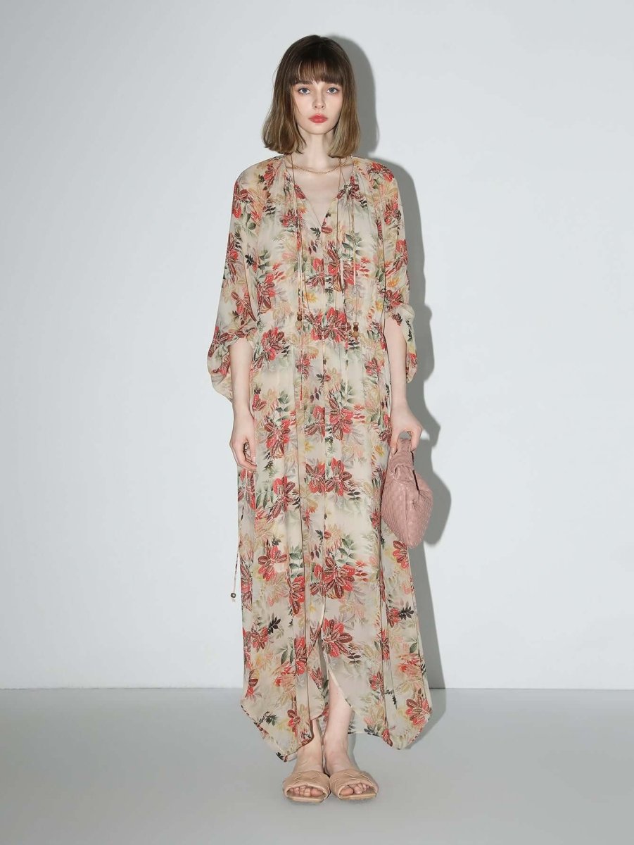 Herbstblümtes Chiffon-Maxikleid