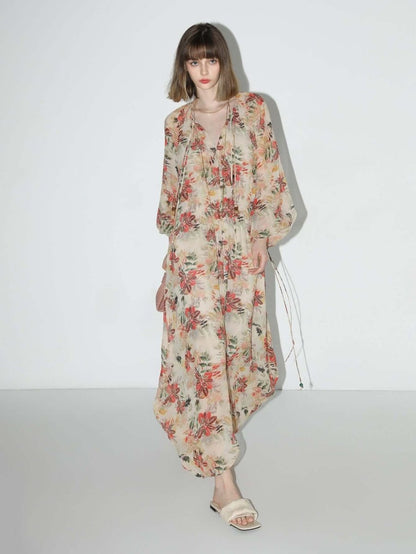 Herbstblümtes Chiffon-Maxikleid