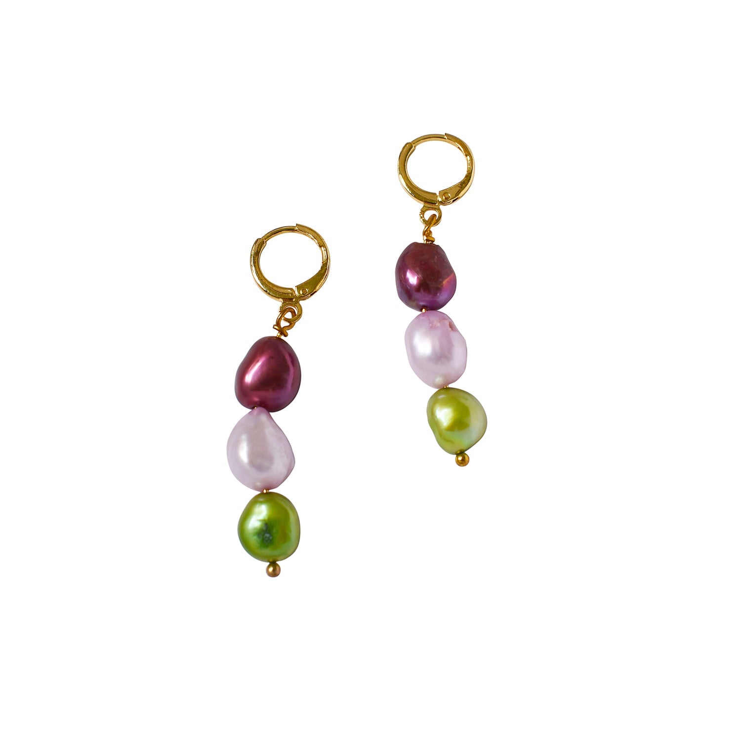 Dreifarbige Süßwasserperlen Huggie Ohrringe – Lila, Pink & Hellgrün | Ifemi Jewels