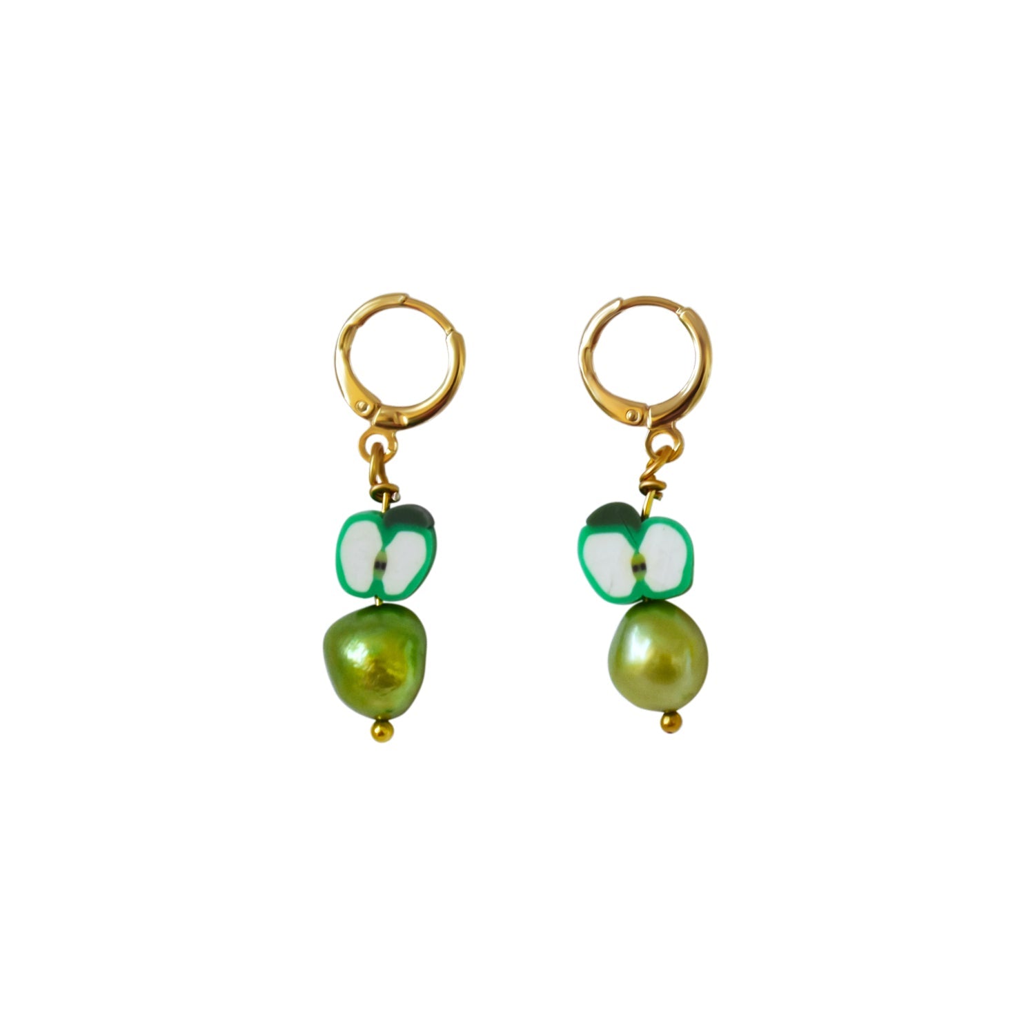 Grüner Apfel & Perlen Ohrringe – Fimo-Frucht & Süßwasserperlen | Ifemi Jewels