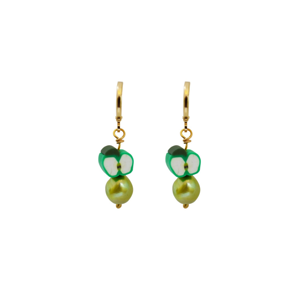 Grüner Apfel & Perlen Ohrringe – Fimo-Frucht & Süßwasserperlen | Ifemi Jewels