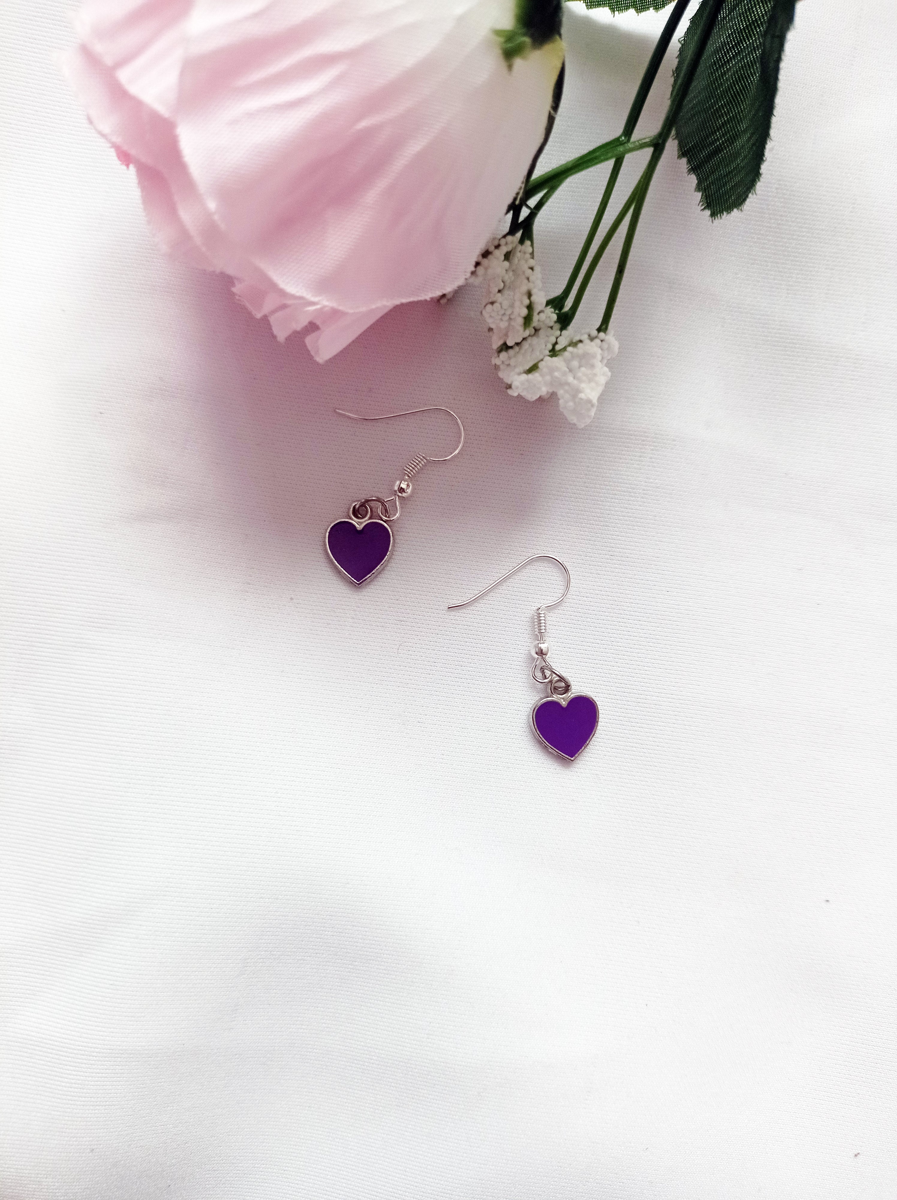 Lila Weisheits-Herz Ohrringe – Queen of Hearts Collection | lovedbynlanla
