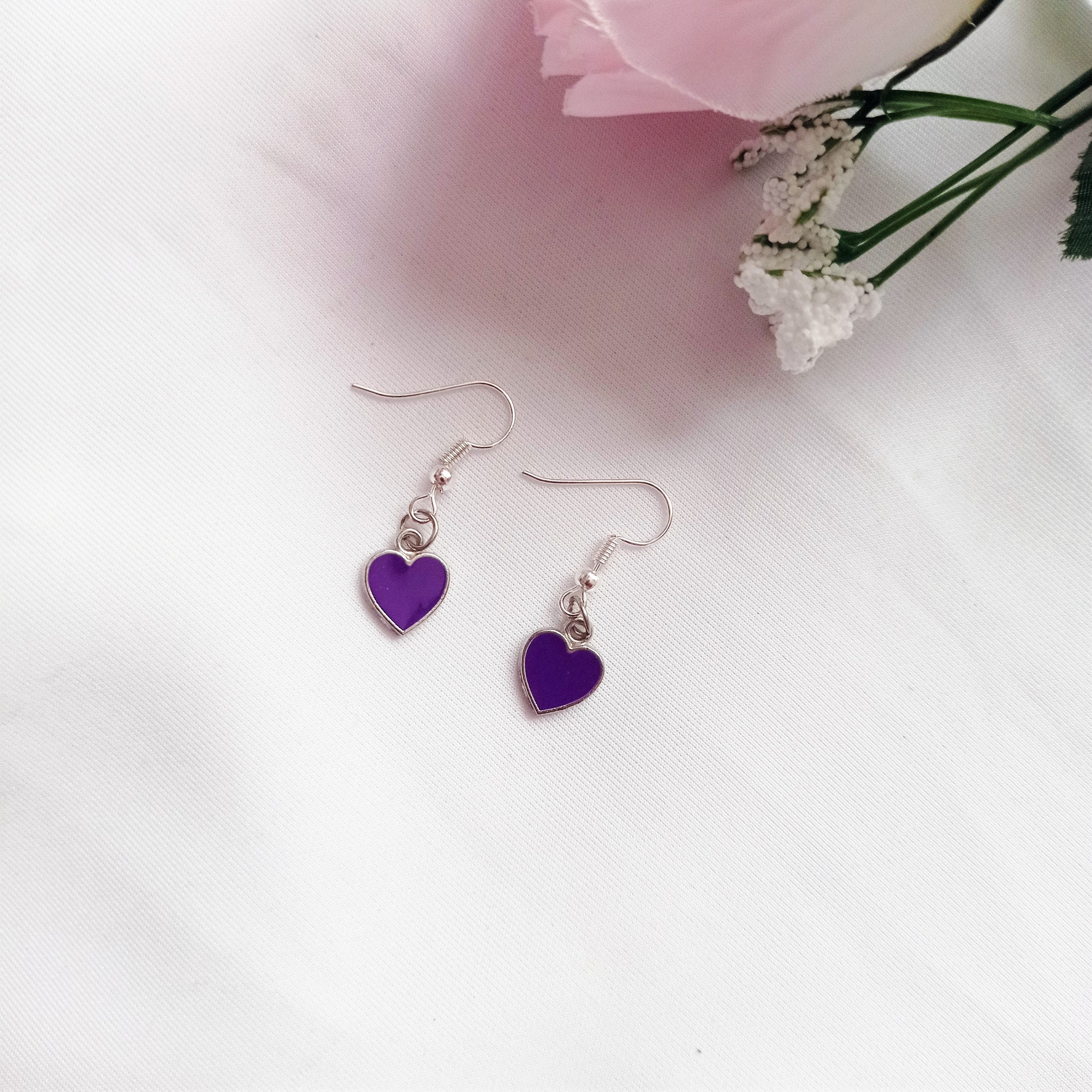 Lila Weisheits-Herz Ohrringe – Queen of Hearts Collection | lovedbynlanla