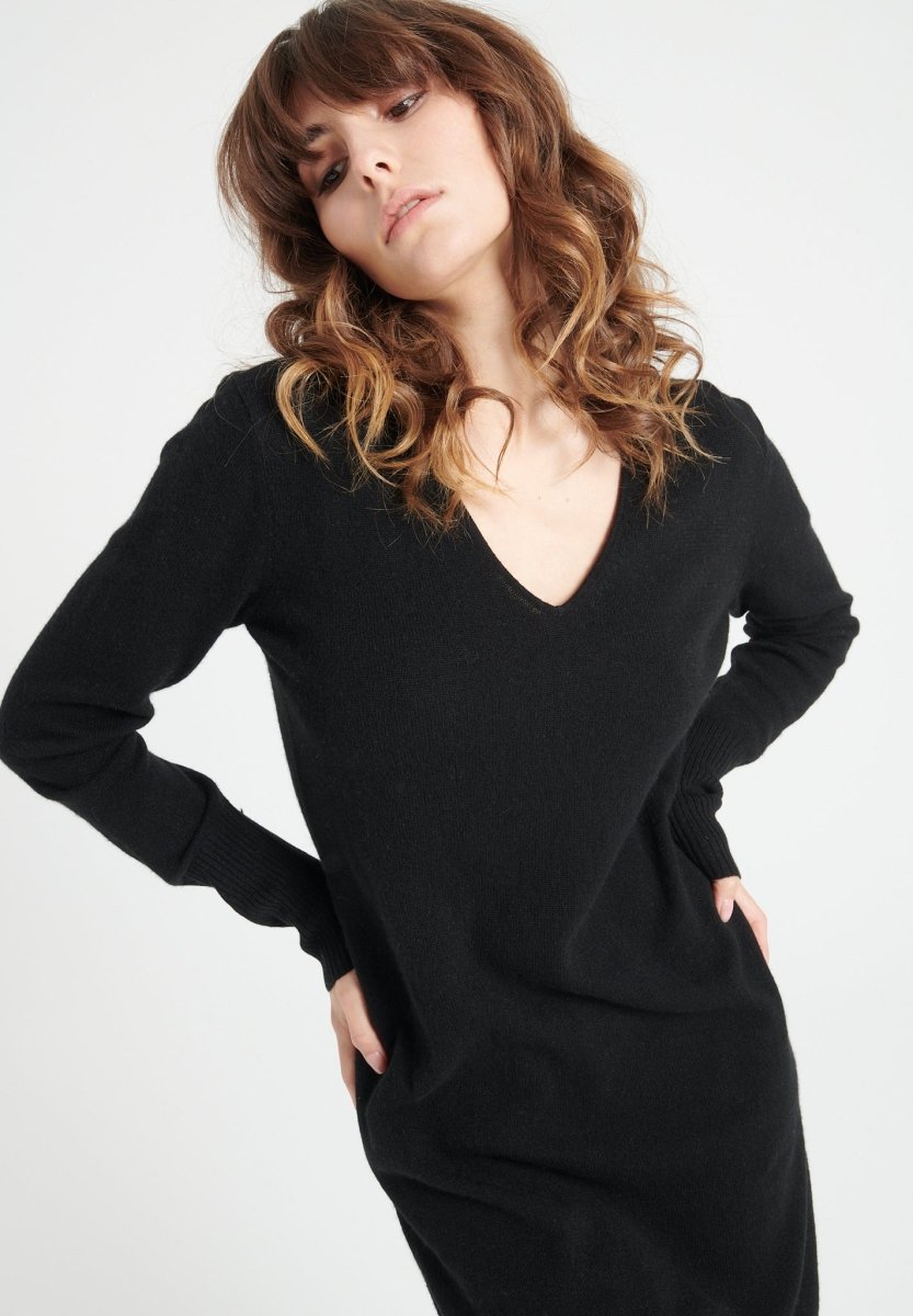 Kaschmir-Kleid V-Ausschnitt | Schwarz | Gr. S–2XL | Studio Cashmere8 LILLY 10