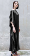 Ärmelloses Bemberg-Maxikleid mit Drapierung | Grau & Schwarz | Zero-Waste | ZEROBARRACENTO