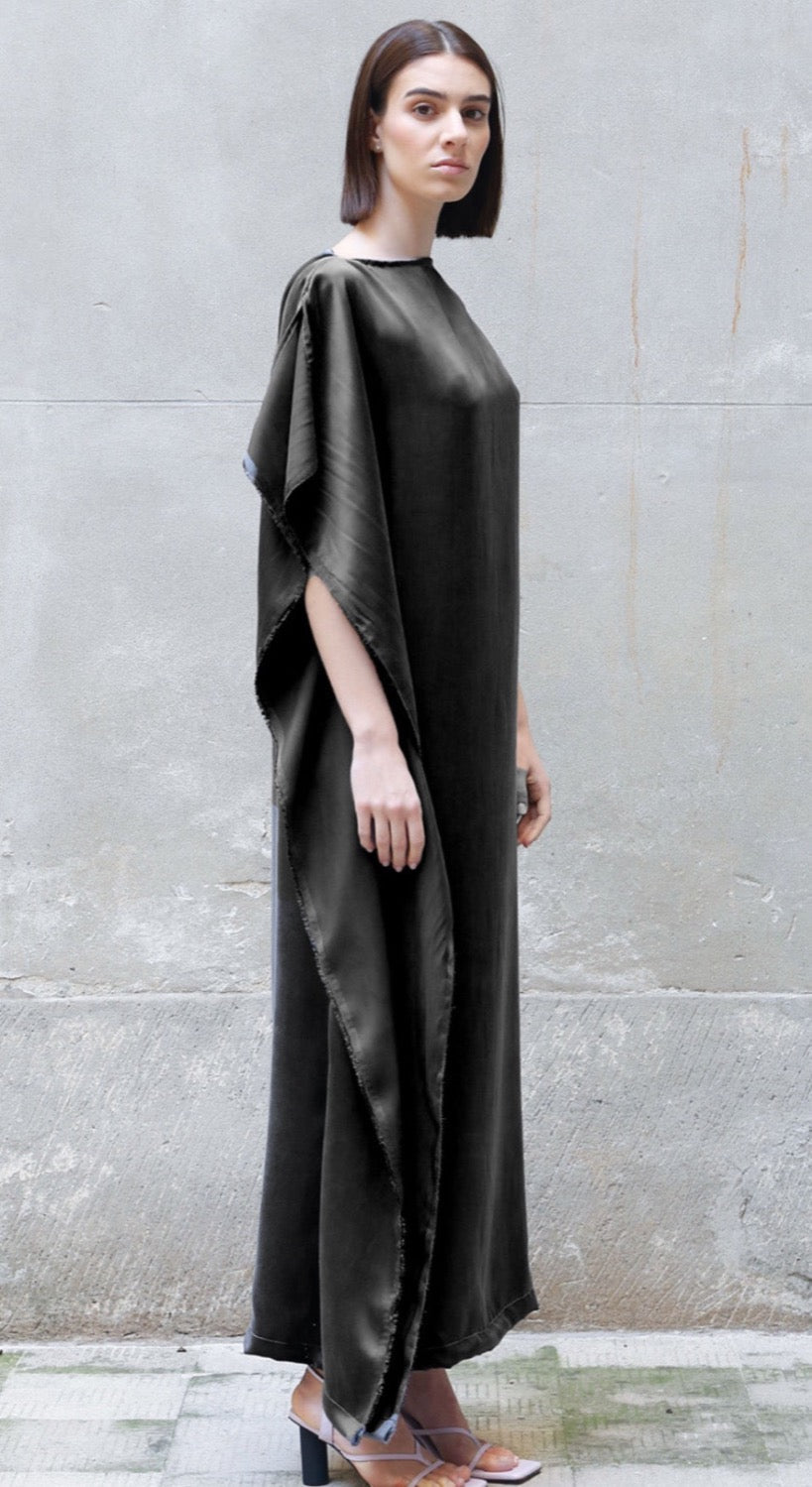 Ärmelloses Bemberg-Maxikleid mit Drapierung | Grau & Schwarz | Zero-Waste | ZEROBARRACENTO